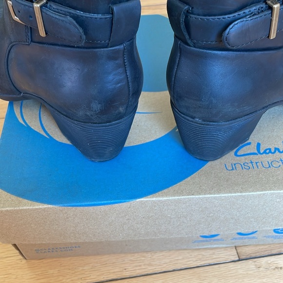 Clarks black oily leather boots - Picture 6 of 7
